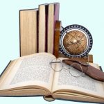 Книги, глобус и очки